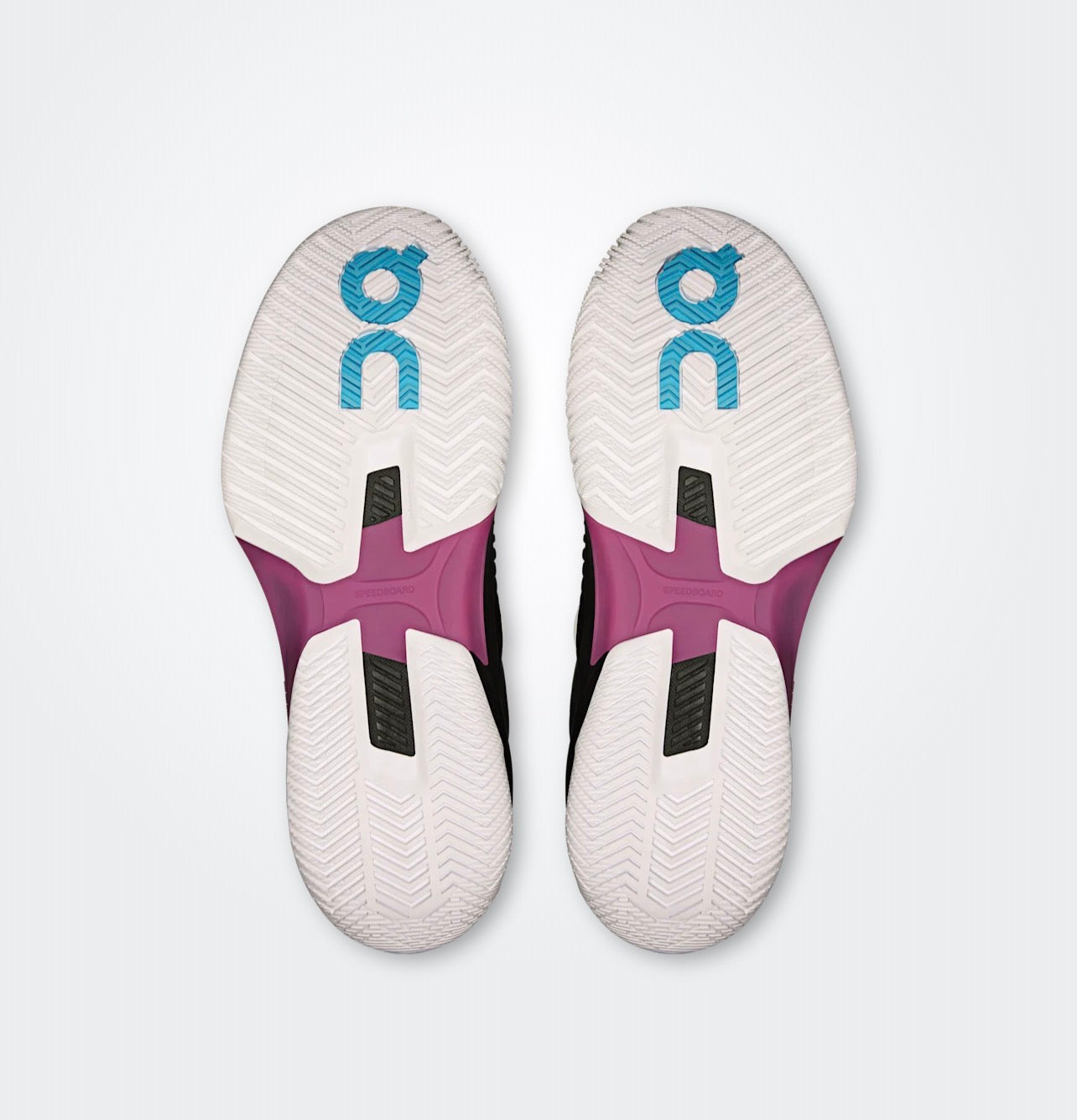 ON THE ROGER PRO FIRE       Black | Pink