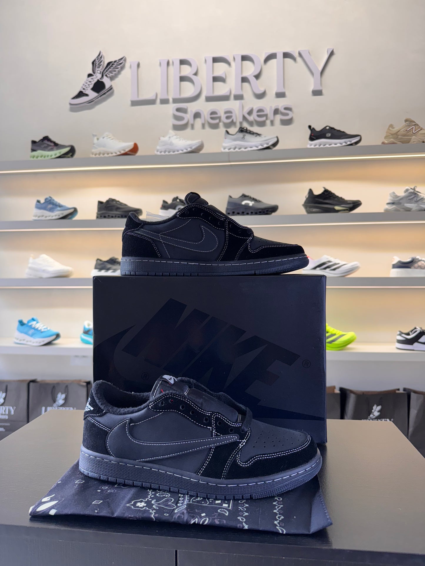 Jordan 1 Retro Low OG Travis Scott Black Phantom       (Pronta Entrega)