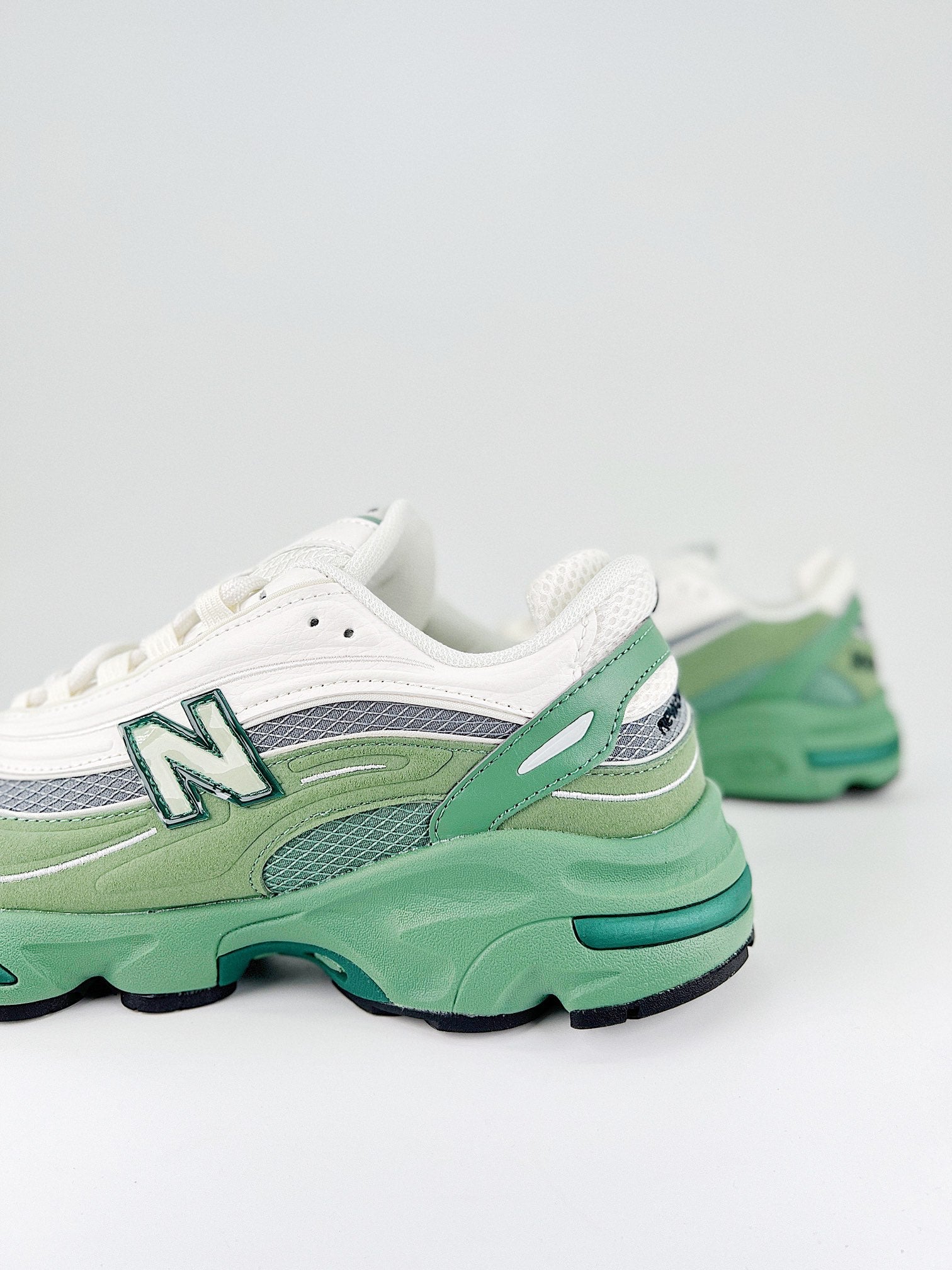 New Balance 1000 Mallard Green Sea Salt