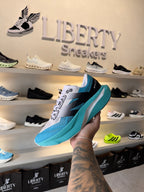 New Balance Fuelcell SC Elite V4 - Azul Turquesa