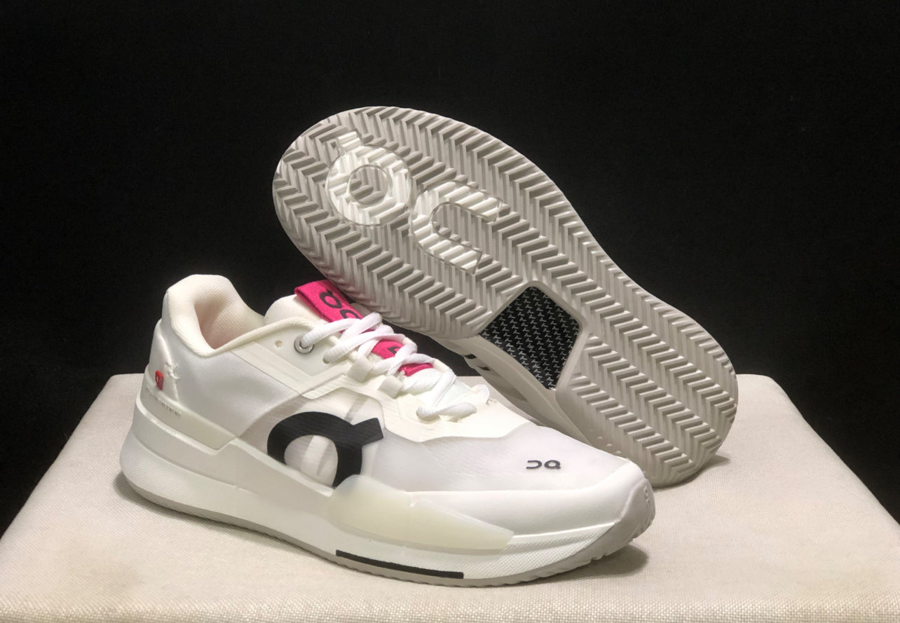ON THE ROGER PRO 2 | WHITE detail PINK