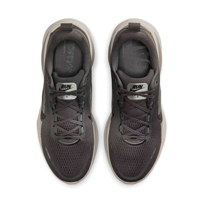 Nike Vomero 18 - Cinza