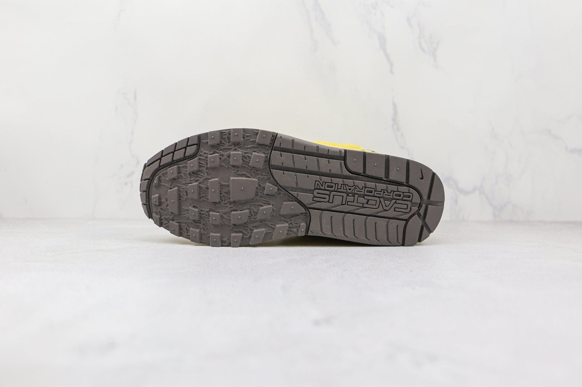 Nike Air Max 1 Travis Scott Cactus Jack Saturn Gold