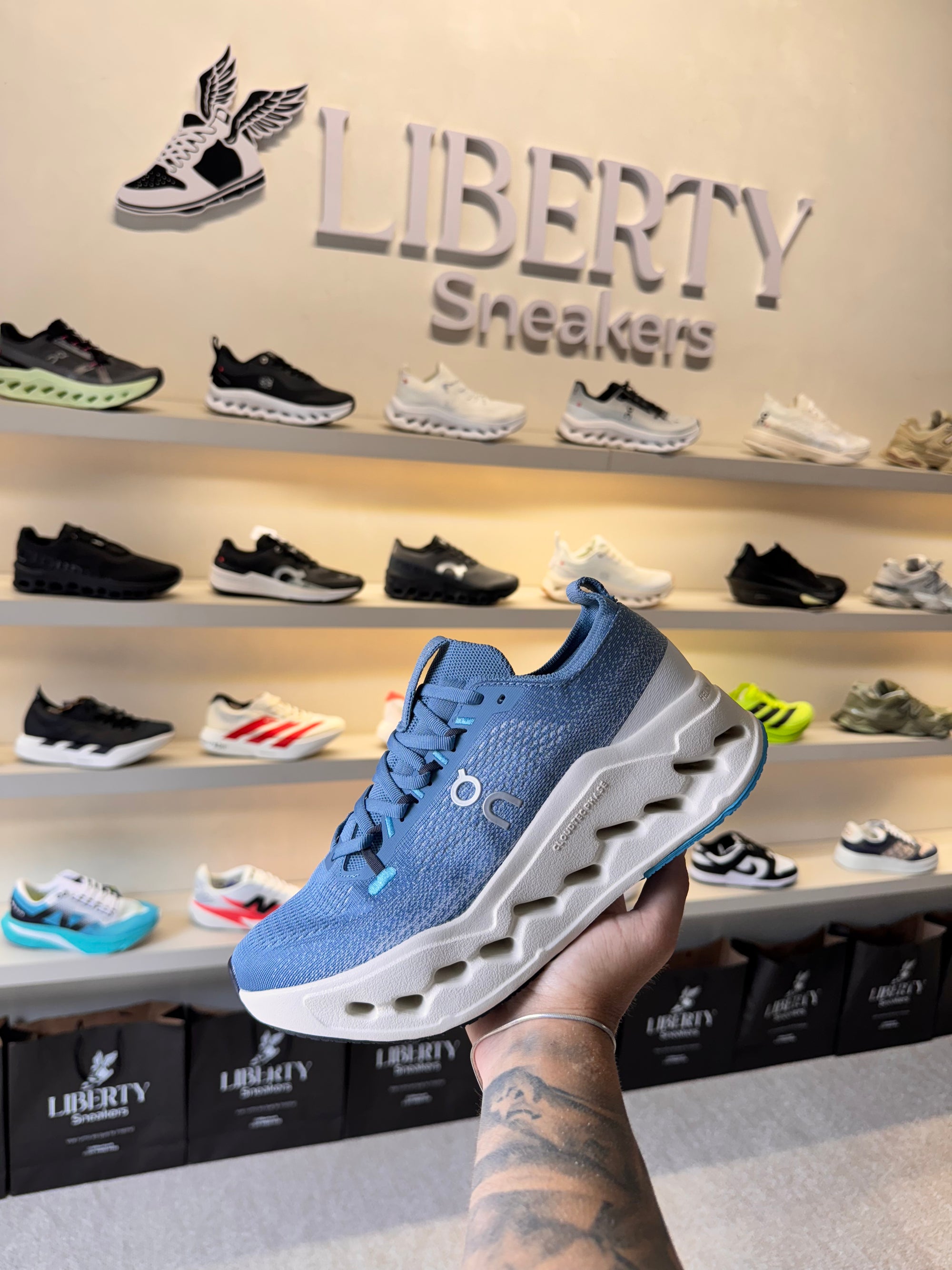 On Cloudsurfer Max “Dust | Ivory”