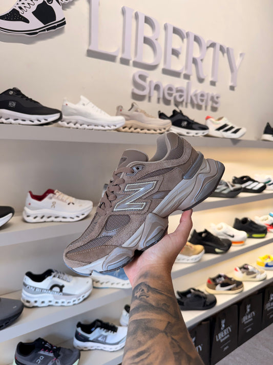 New Balance 9060 Mushroom Timberwolf     (Pronta Entrega)