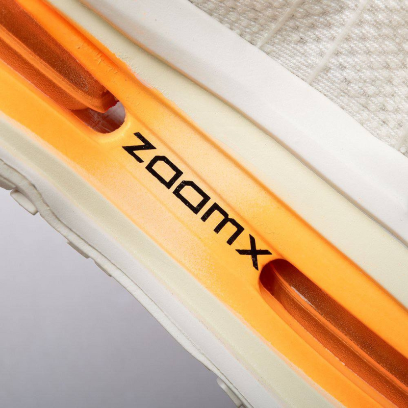 Nike Vomero Premium - Branco/Laranja