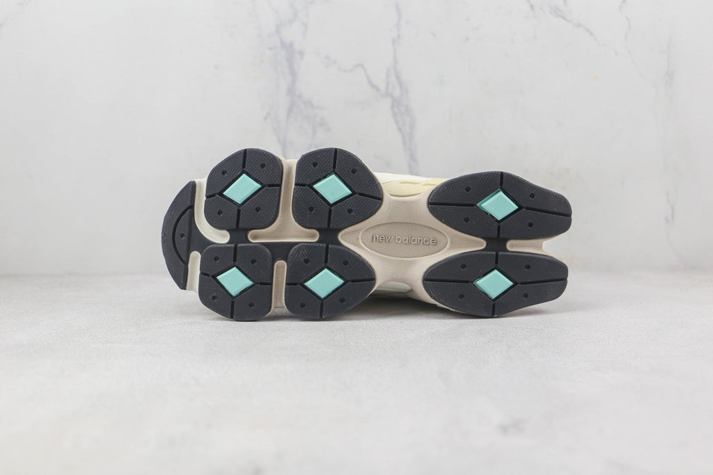 New Balance 9060 Sea Salt Gray