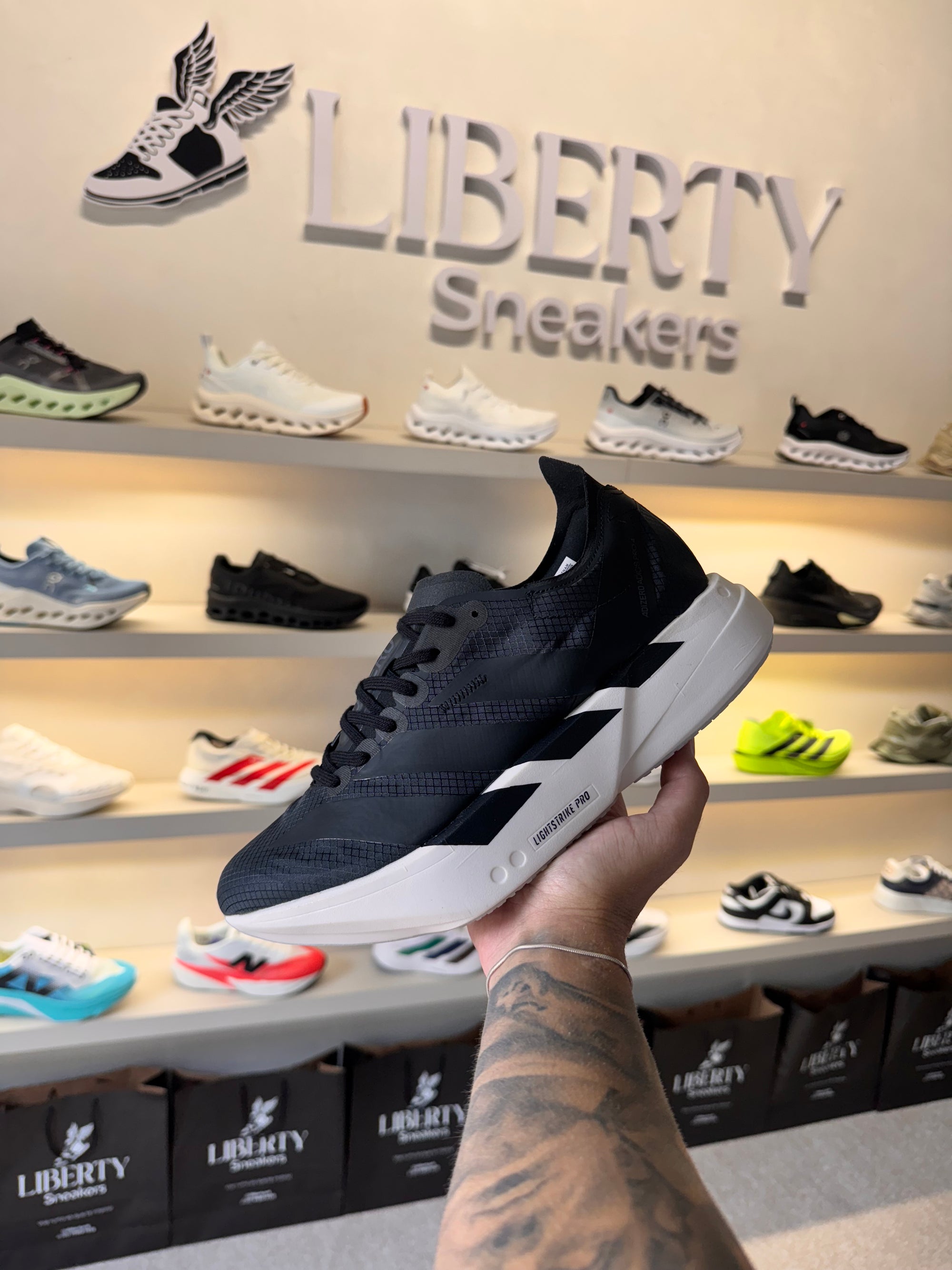 ADIZERO ADIOS PRO4 PRETO