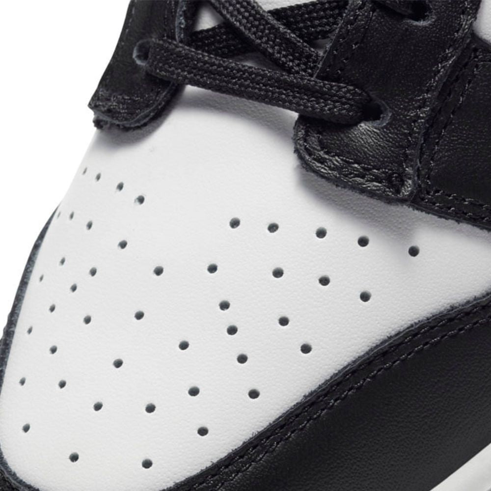 Nike Dunk Low 'Panda'