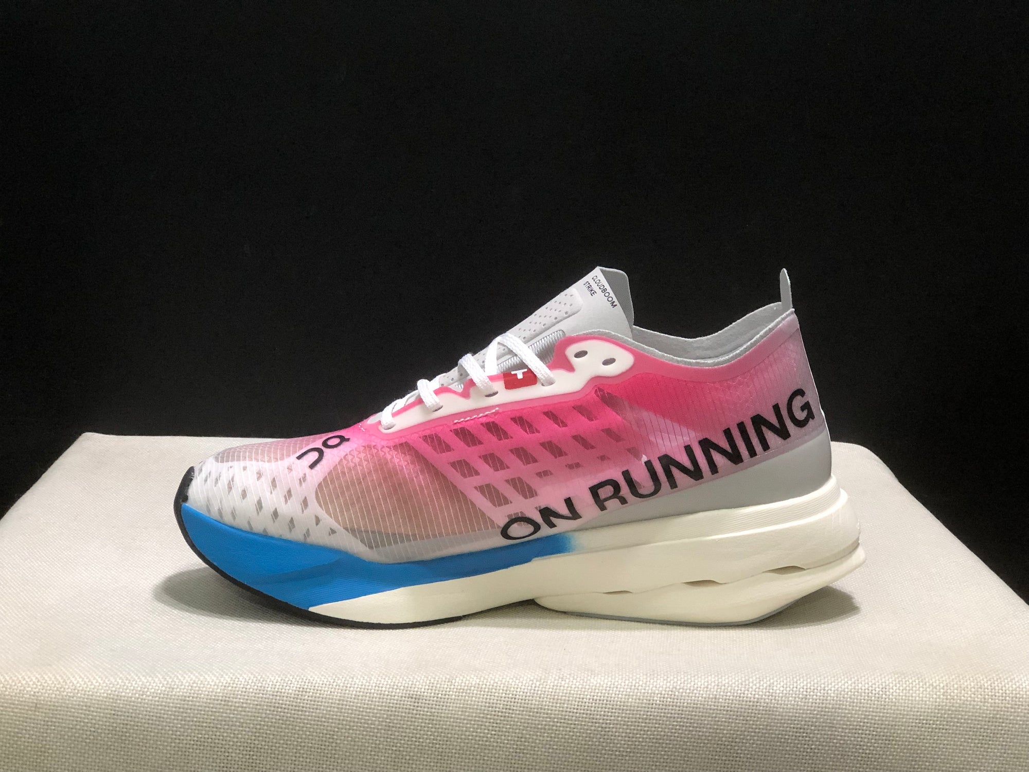 On Cloudboom White Horizon