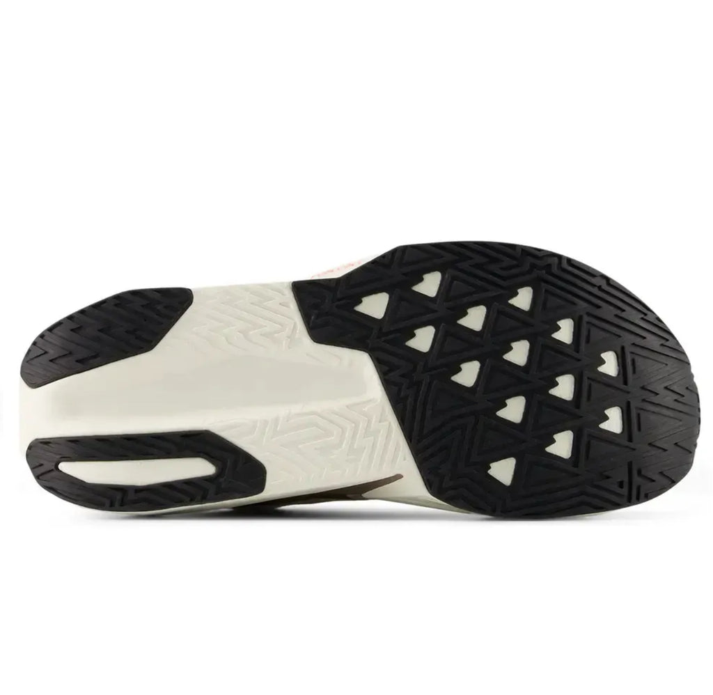 New Balance Fuelcell Rebel V5 - Beige