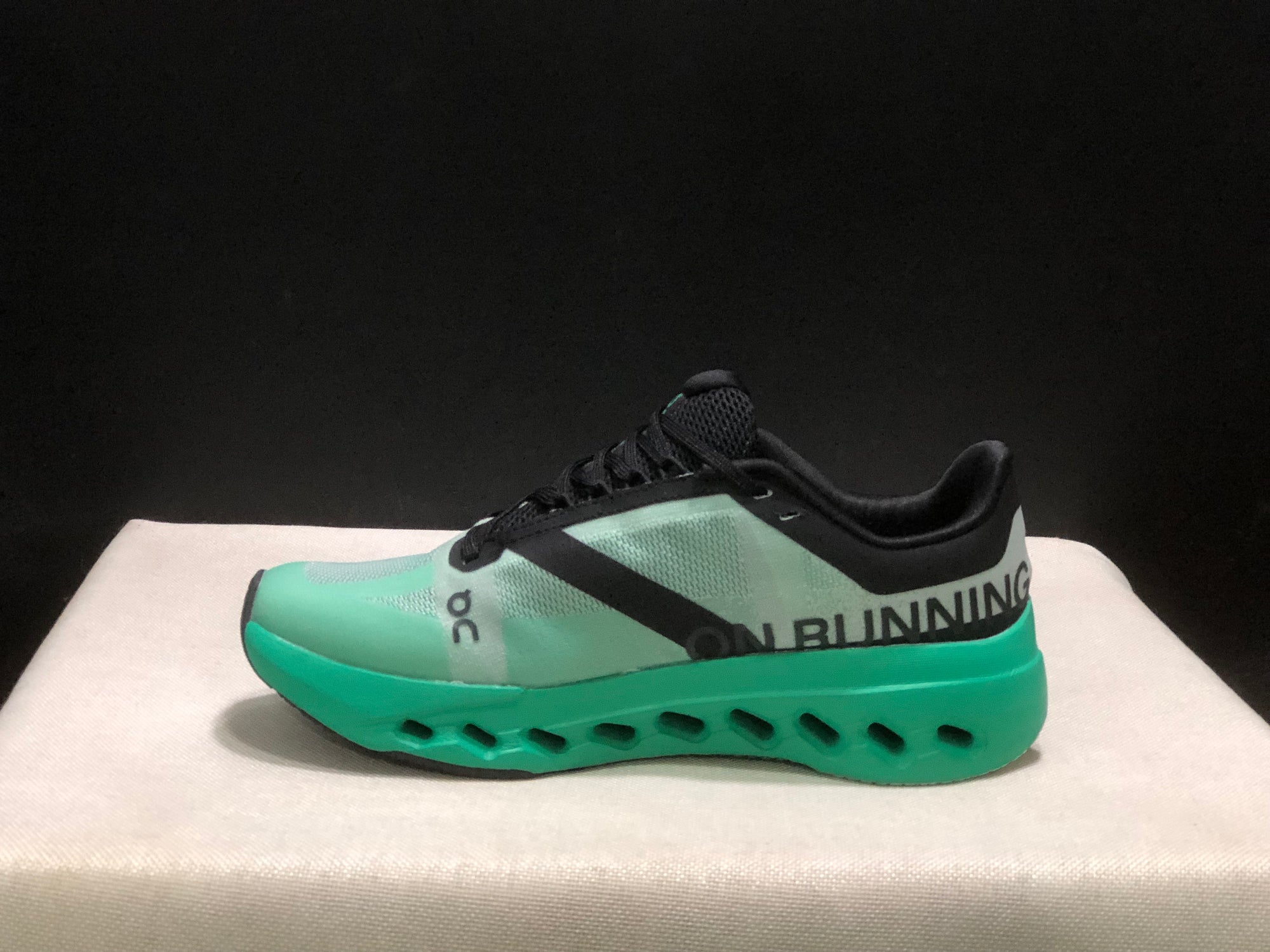 On Cloudsurfer Next Black Mint