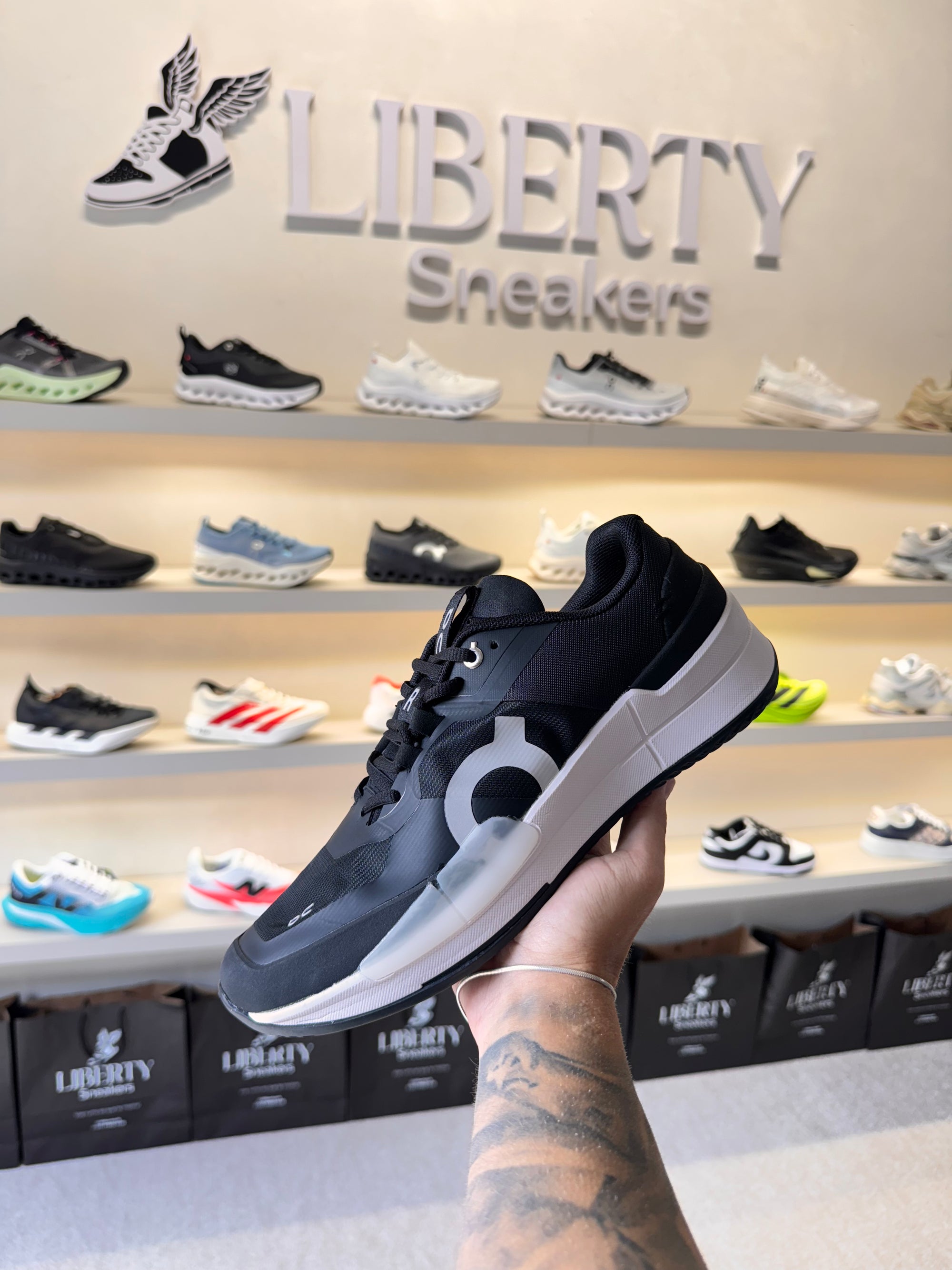 ON THE ROGER PRO 2 BLACK