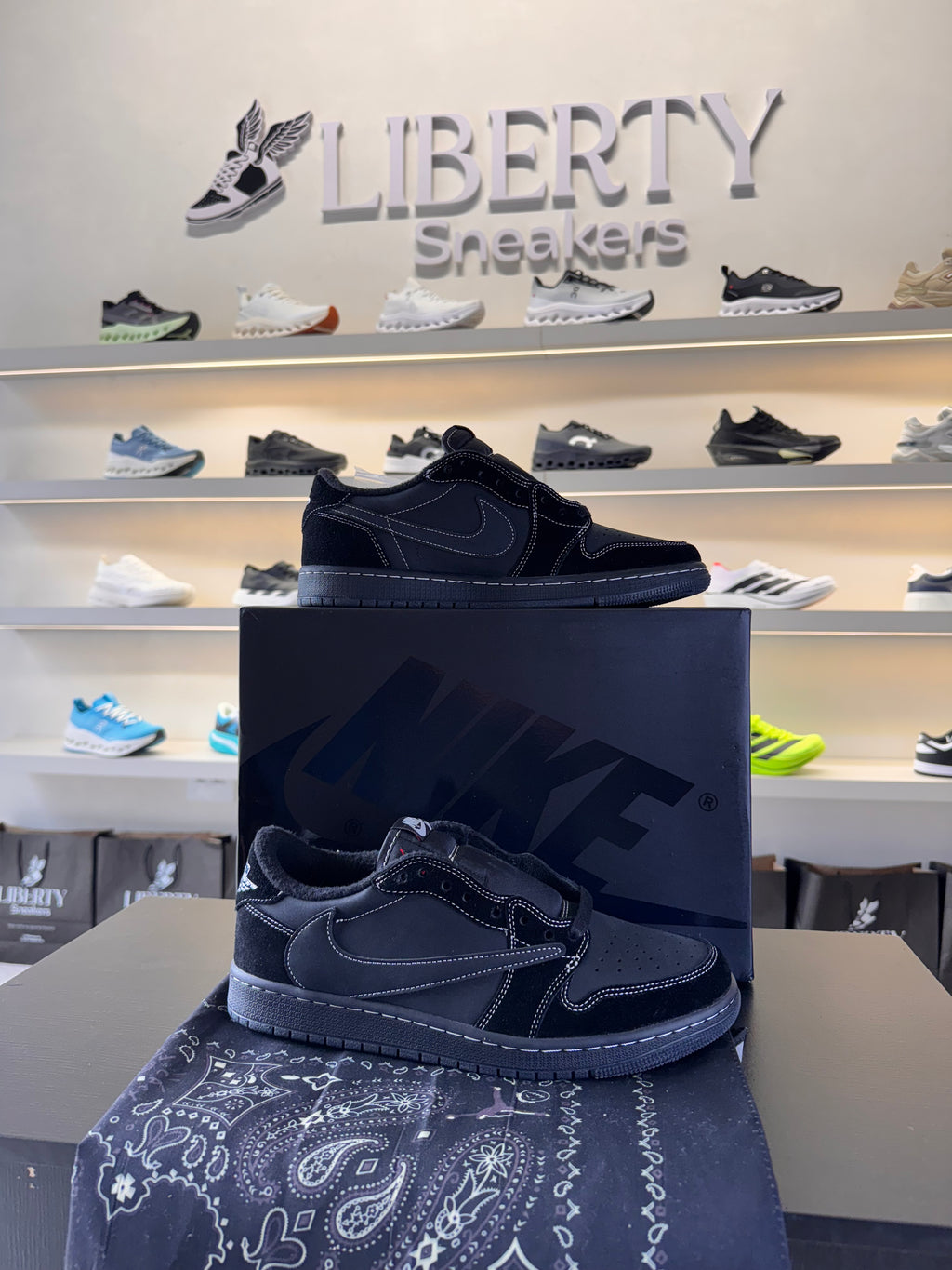 Air Jordan 1 Low x Travis Scott “Black Phantom”