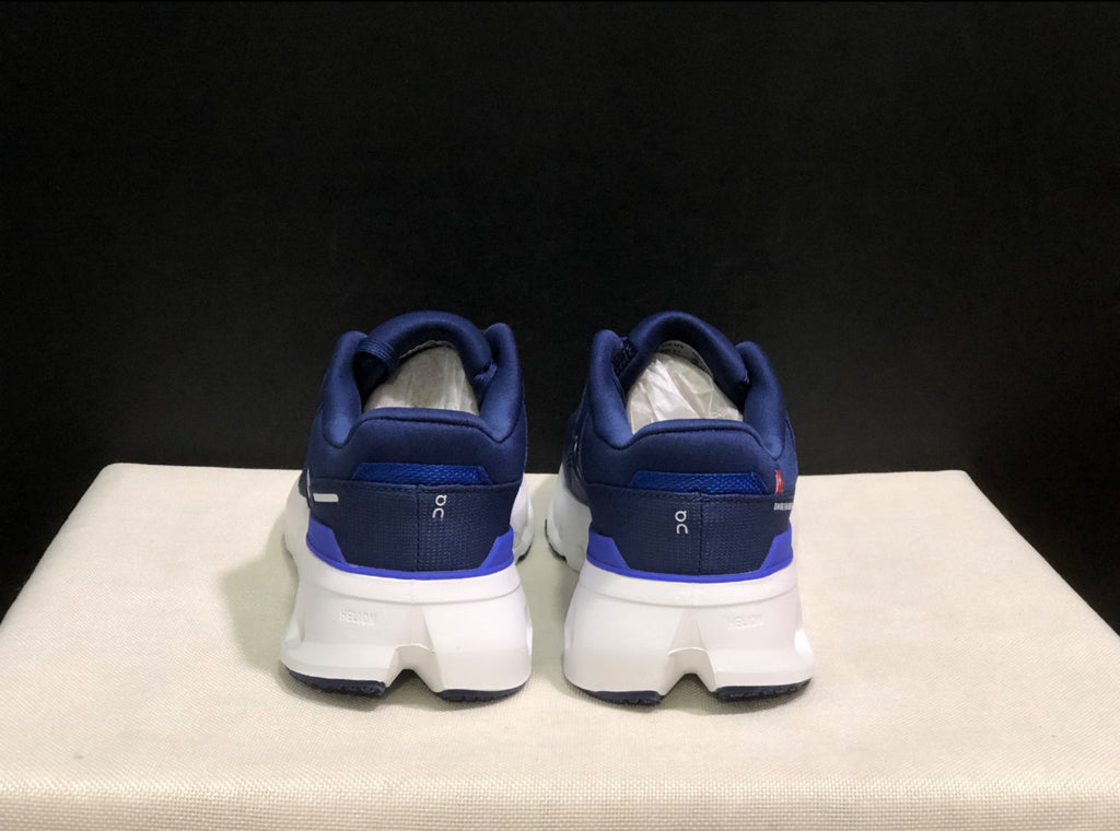 On Cloudrunner 2 “Azul Marinho”