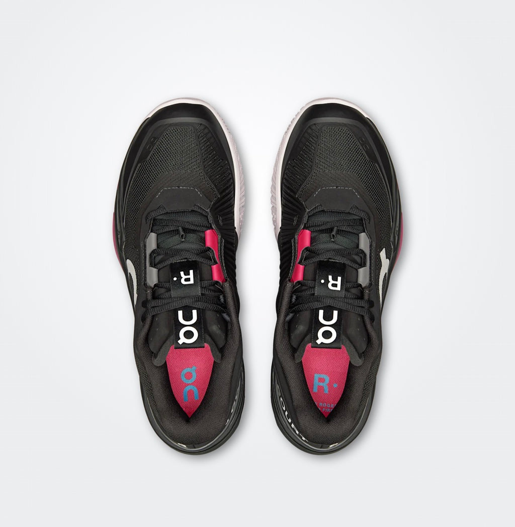 ON THE ROGER PRO FIRE       Black | Pink