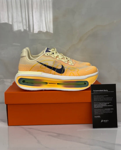 Nike Vomero Premium - Amarelo
