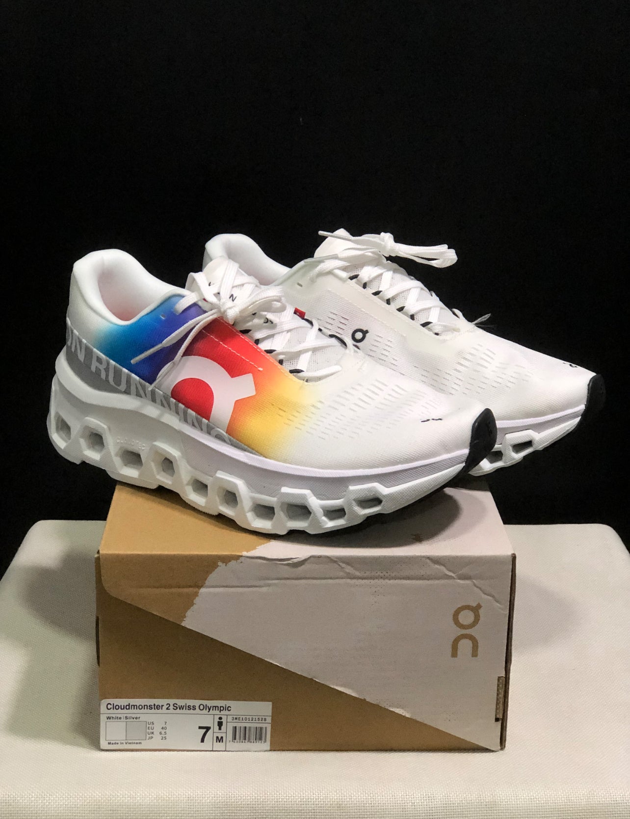 On Cloudmonster 2 “Swiss Olympic”