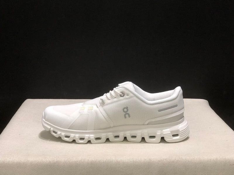 ON CLOUD 6 WHITE