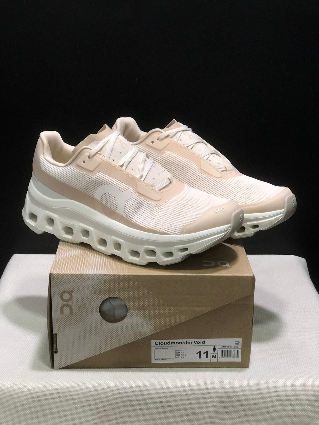 On Cloudmonster Void “Dew/ Ivory”