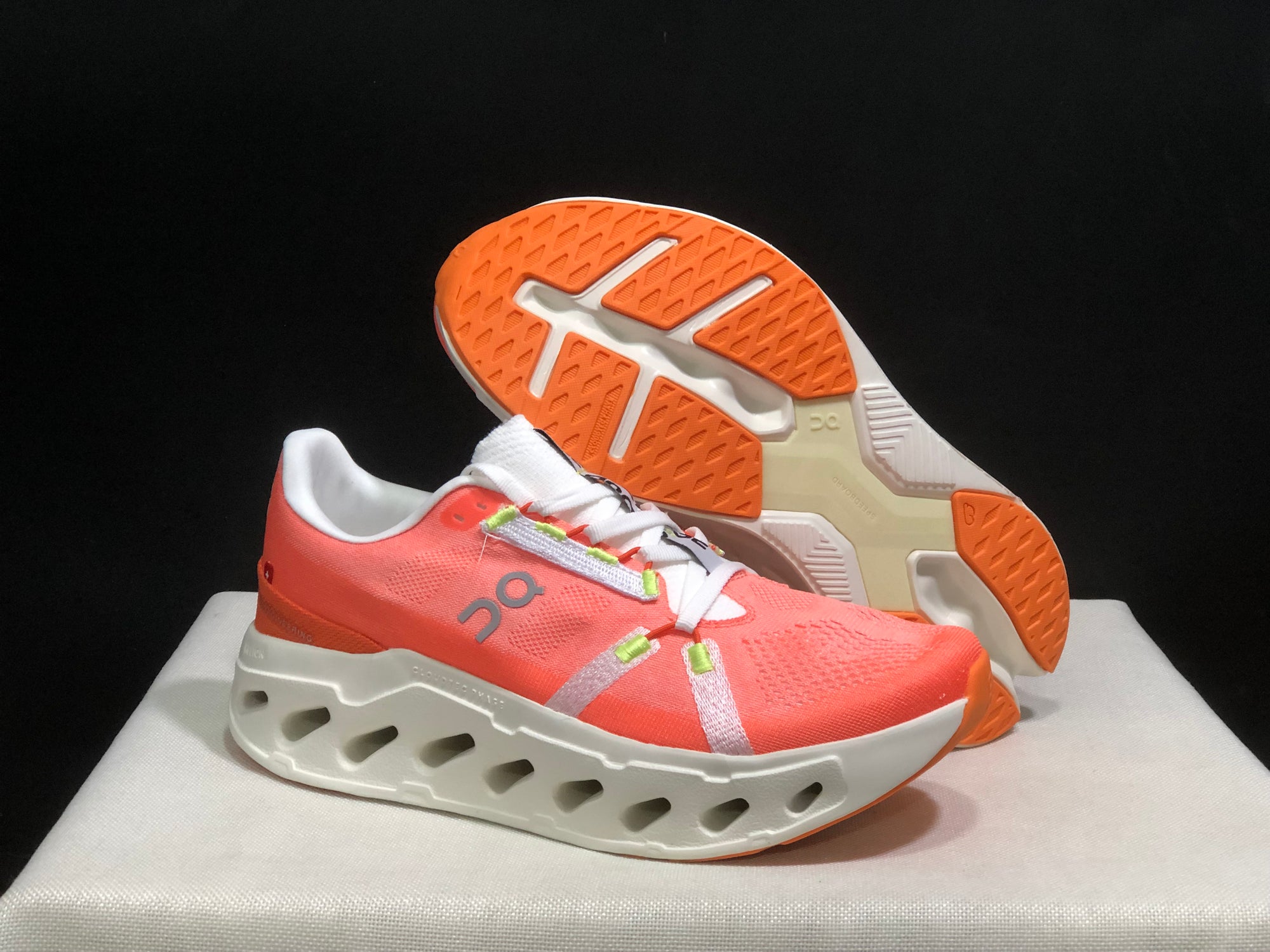 ON CLOUDECLIPSE ORANGE