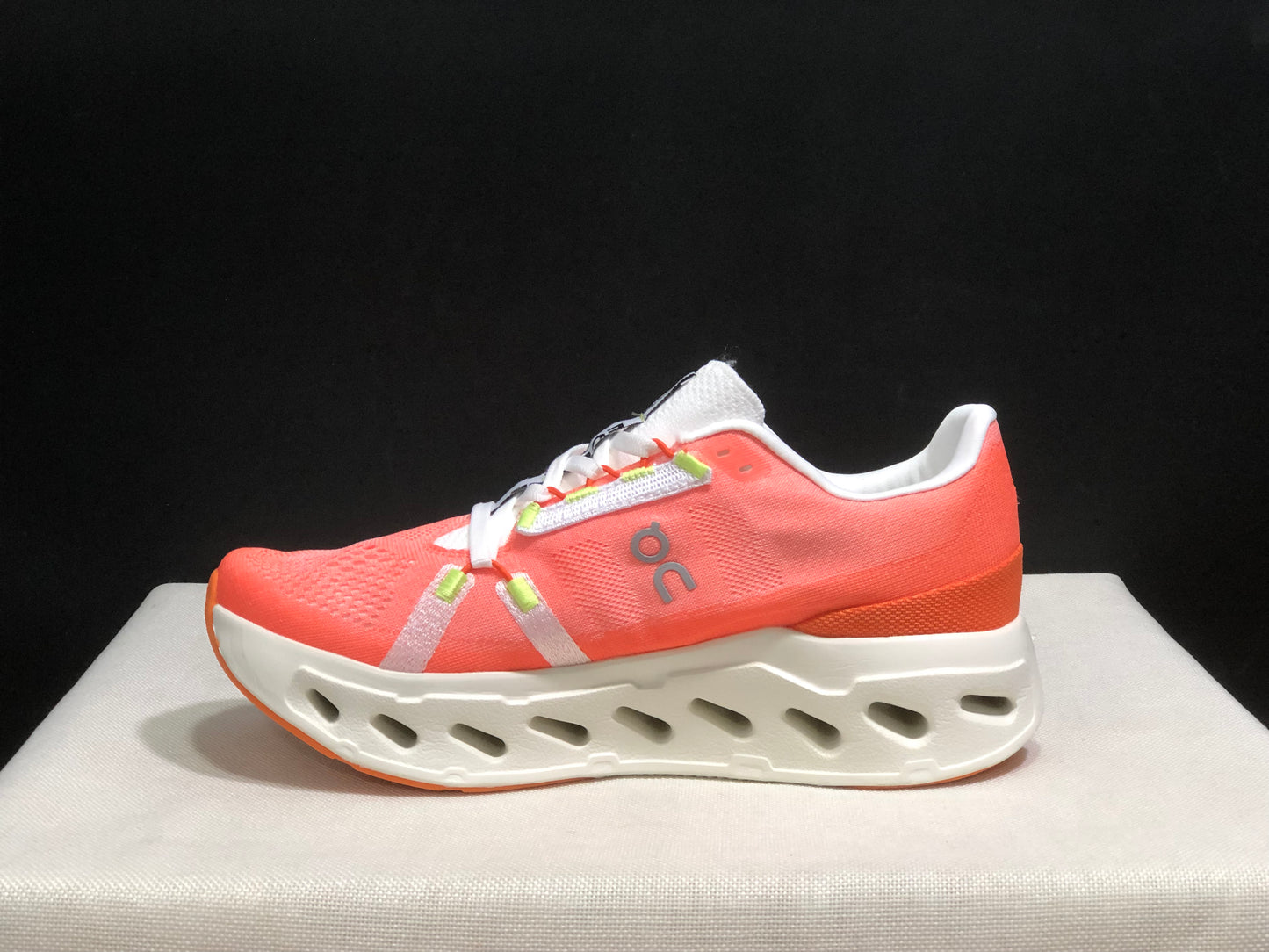 ON CLOUDECLIPSE ORANGE