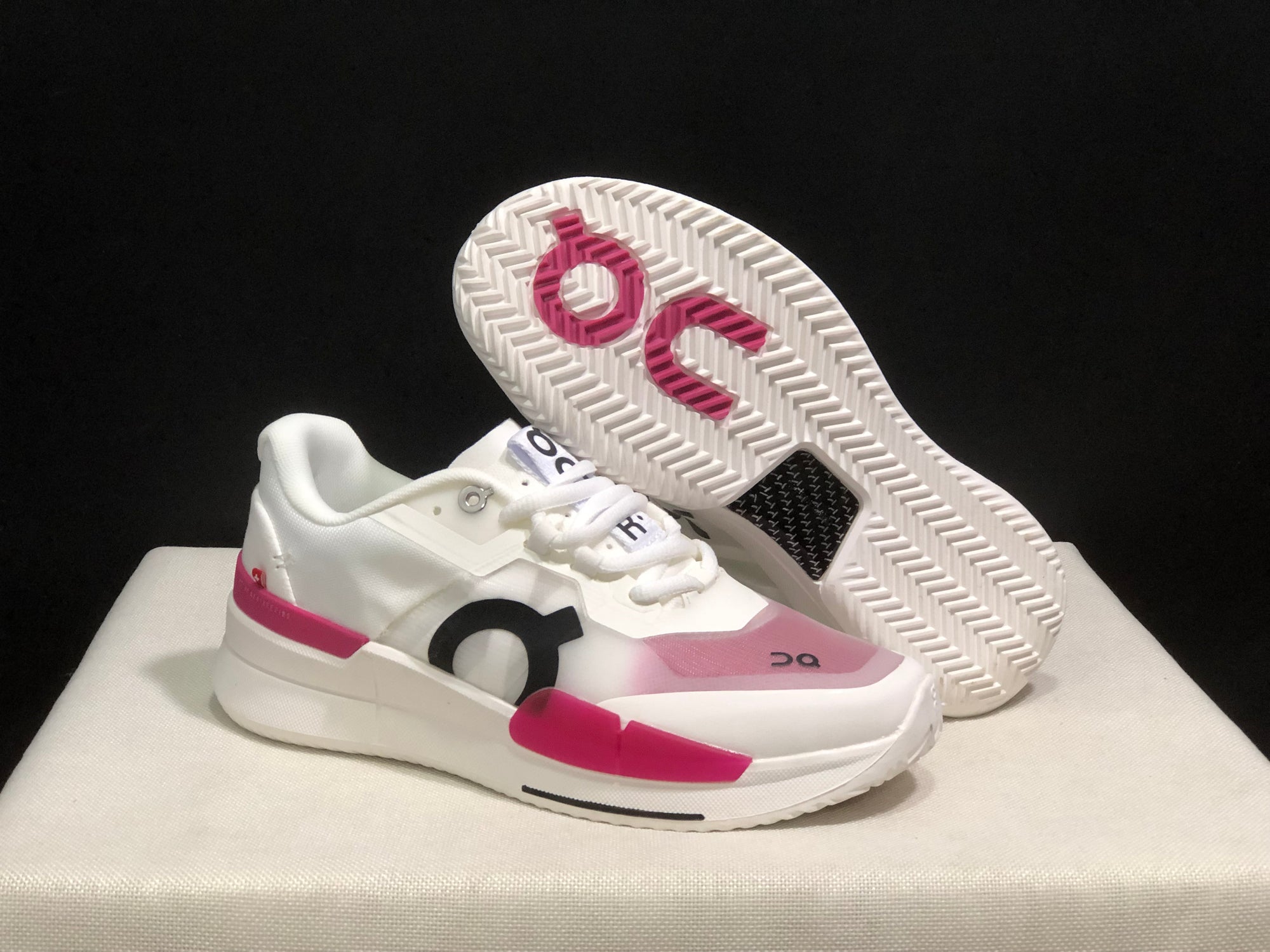 ON THE ROGER PRO 2  WHITE PINK