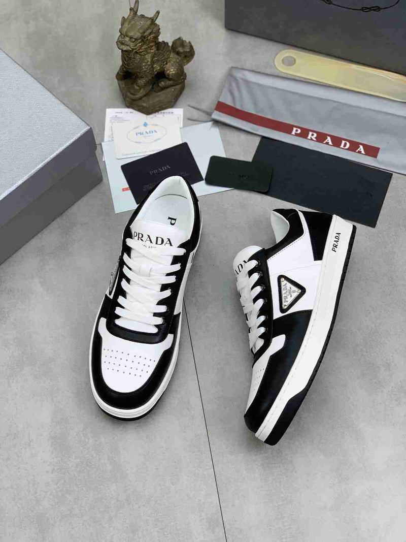 Prada Downtown em Couro