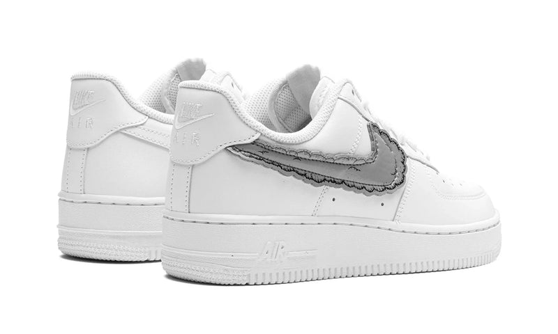 AIR FORCE 1 LOW "KAWS x Sky High Farms - White"