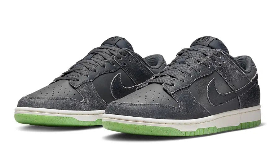 Dunk Low "Ghost Green Halloween 2022"