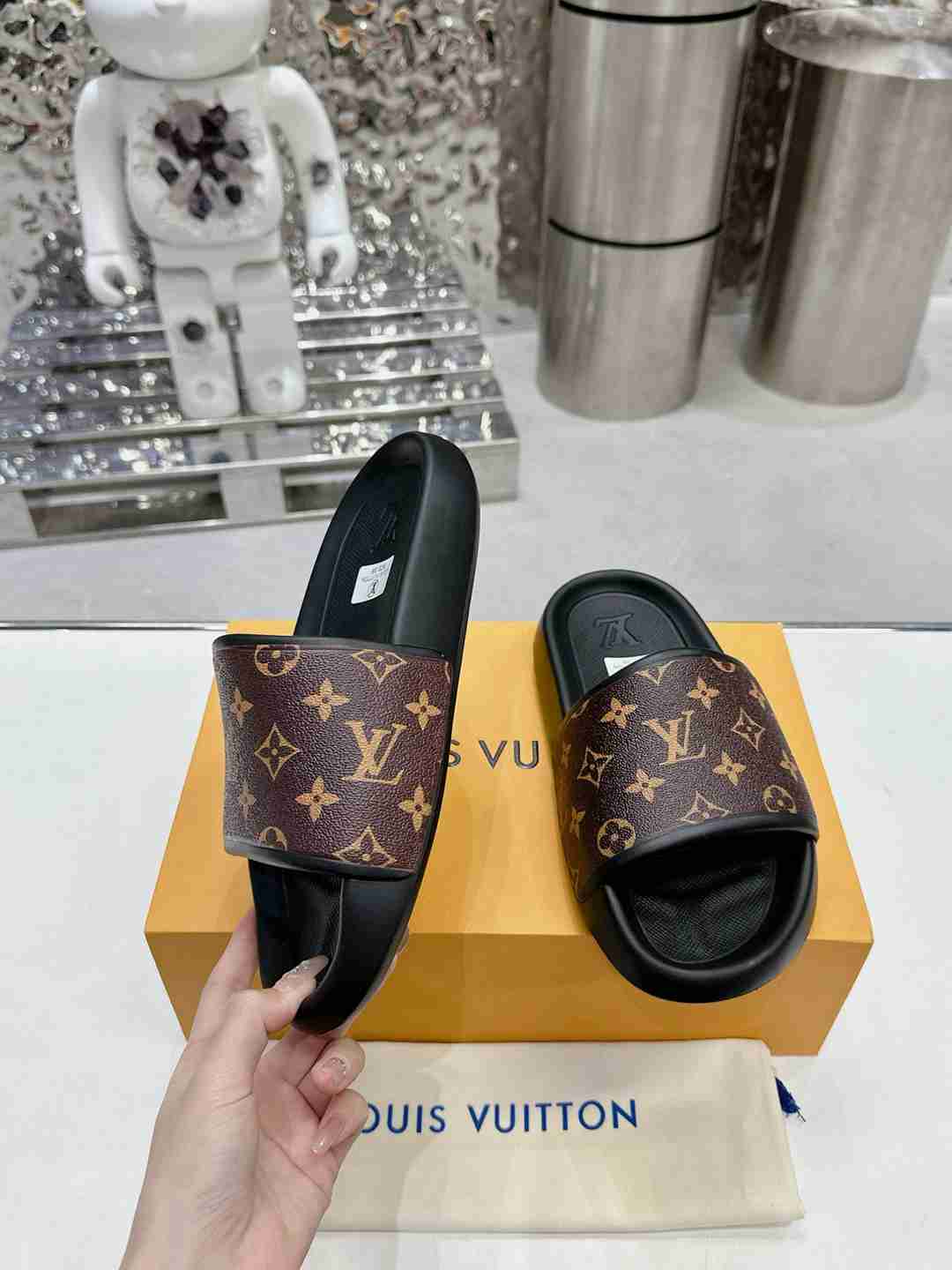 Chinelo Louis Vuitton Classic