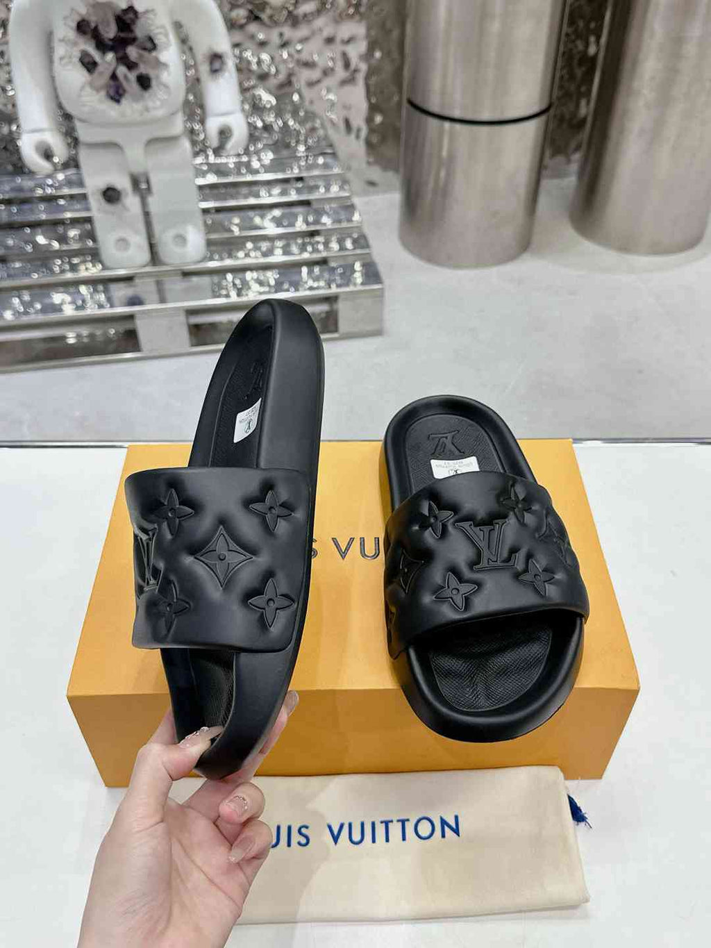 Chinelo Louis Vuitton Black