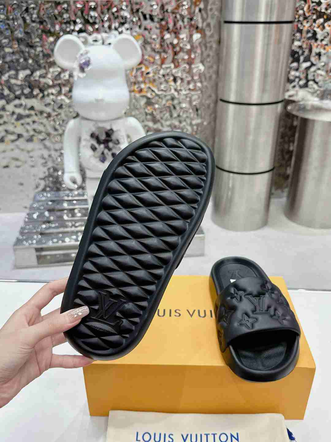 Chinelo Louis Vuitton Black
