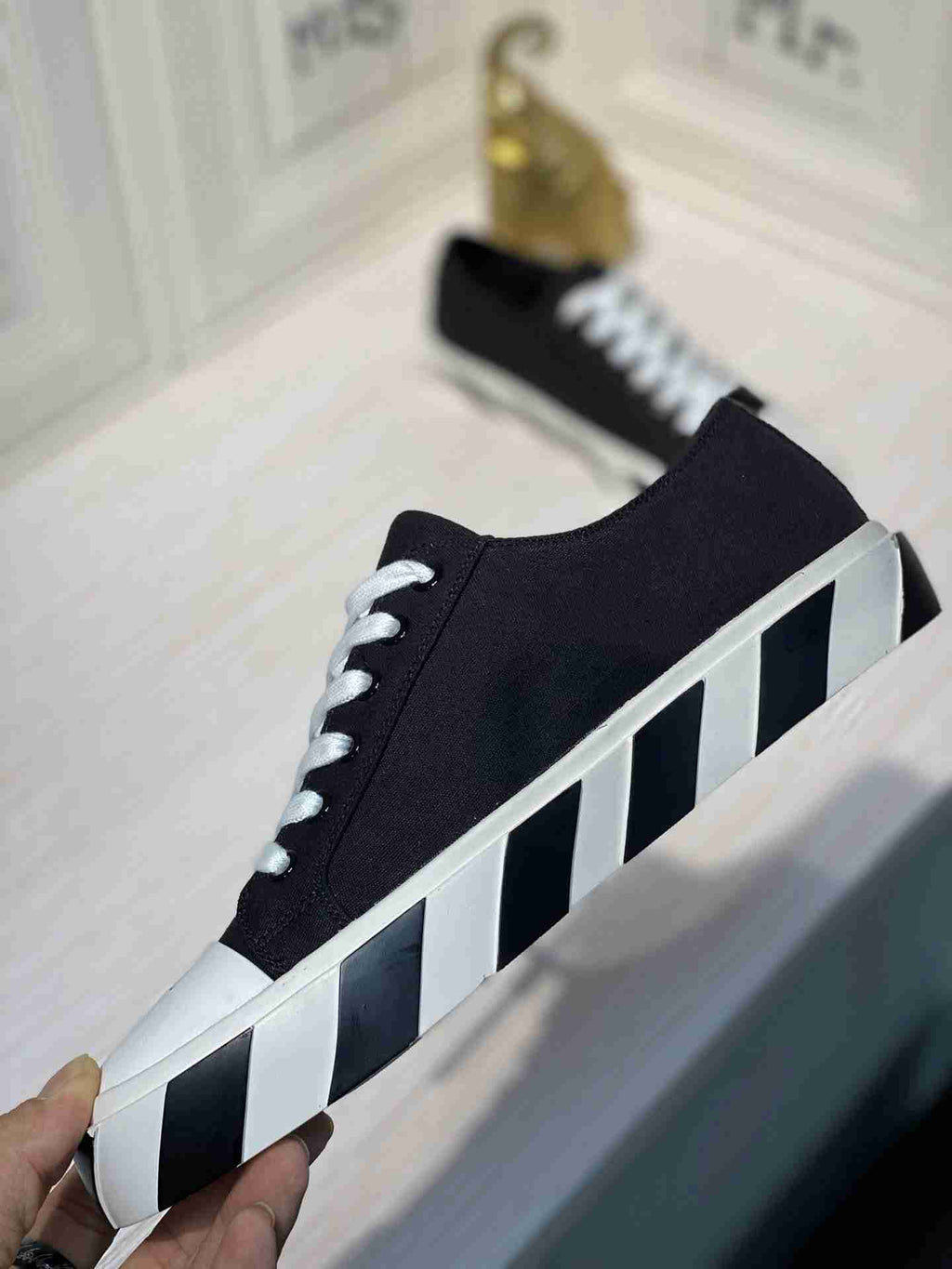 Off-White Zip Tie Black