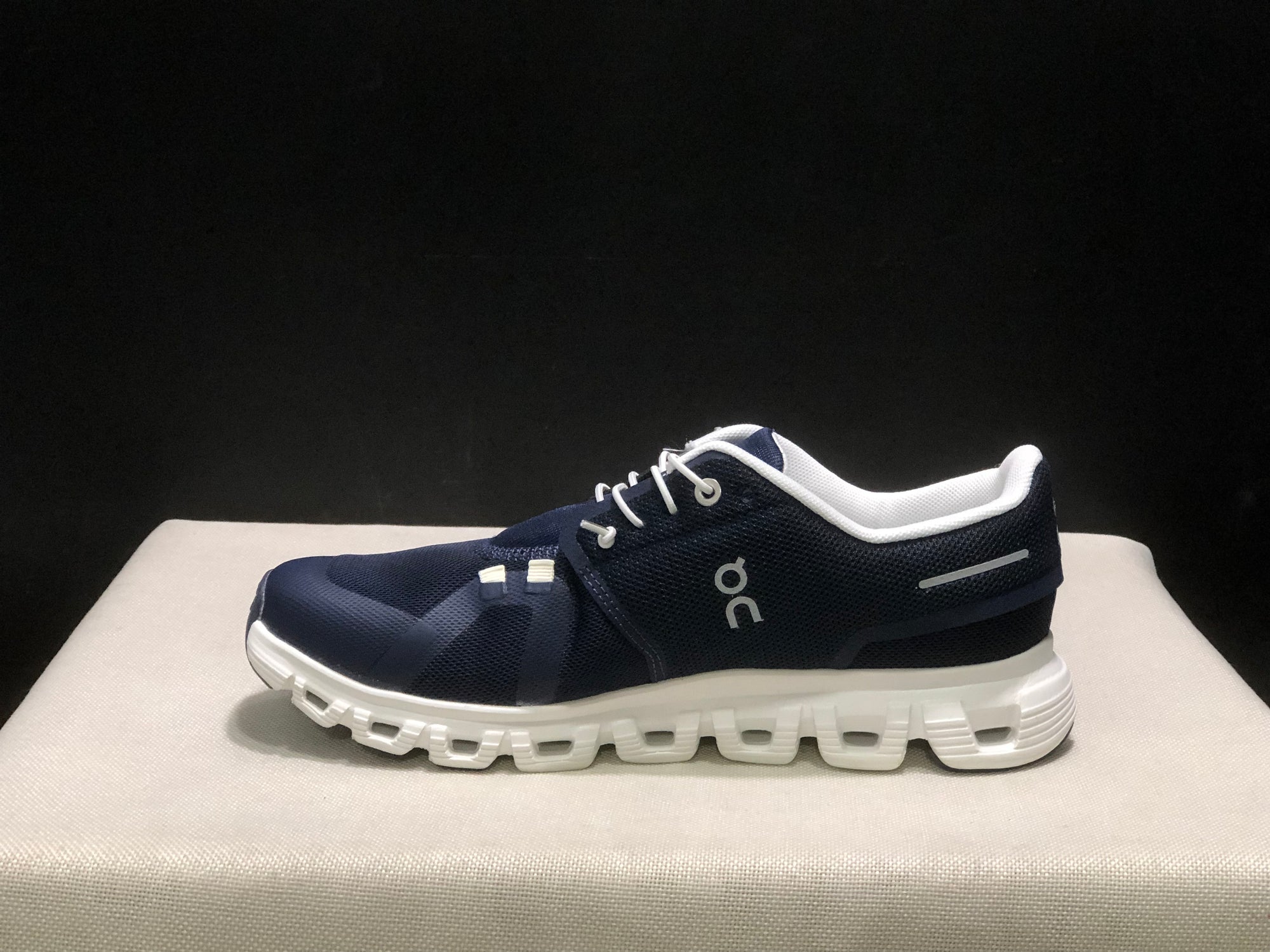 ON CLOUD 6 AZUL MARINHO