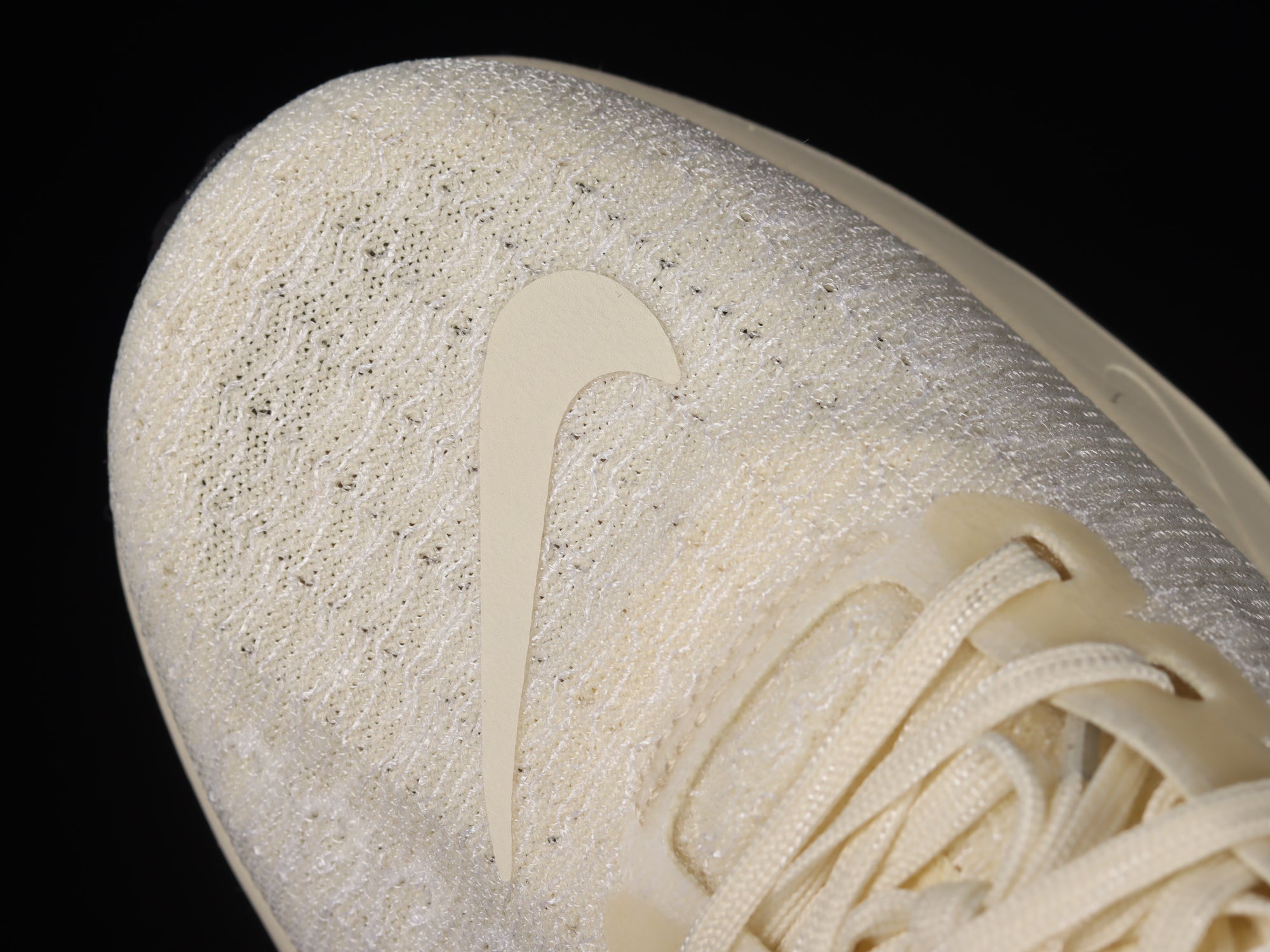 Nike ZoomX Invincible Off White